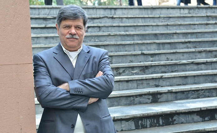 دو بخشی که اقتصاد ایران را تکان میدهد/ لزوم حمایت از خدمات و صنایع تبدیلی دو بخشی که اقتصاد ایران را تکان میدهد/ لزوم حمایت از خدمات و صنایع تبدیلی