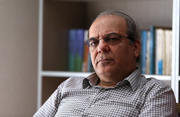 روحانی مدیون کسی نیست / رییسجمهور در چینش کابینه دیگران را هم به بازی بگیرد روحانی مدیون کسی نیست / رییسجمهور در چینش کابینه دیگران را هم به بازی بگیرد