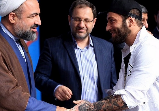 عباس عبدی: عکس اصولگراها با تتلو را در اتاقم میزنم عباس عبدی: عکس اصولگراها با تتلو را در اتاقم میزنم