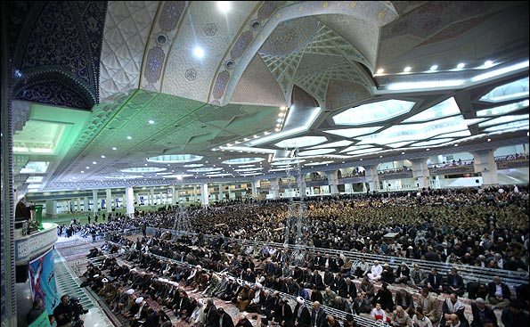 مداحی سیاسی در مراسم نماز عیدفطر در تهران! مداحی سیاسی در مراسم نماز عیدفطر در تهران!