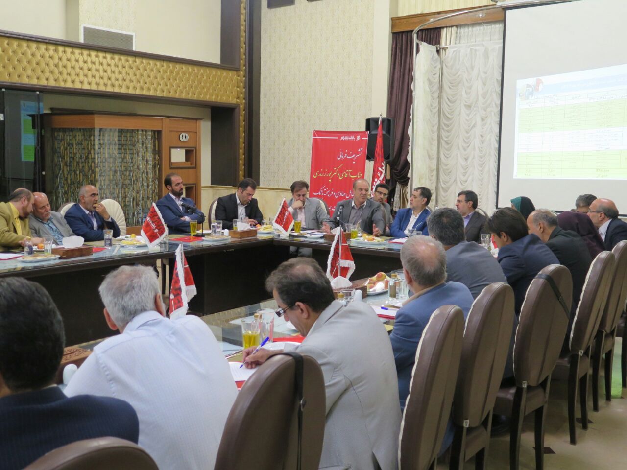 تقویت اقتصاد شهری؛ محور فعالیتهای بانک شهر تقویت اقتصاد شهری؛ محور فعالیتهای بانک شهر