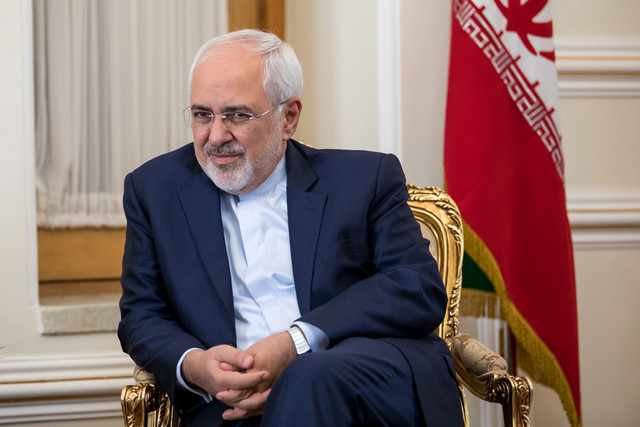ظریف : هدیه خروج از برجام را تقدیم ترامپ نمیکنیم / خروج از برجام گزینه روی میز ایران ظریف : هدیه خروج از برجام را تقدیم ترامپ نمیکنیم / خروج از برجام گزینه روی میز ایران