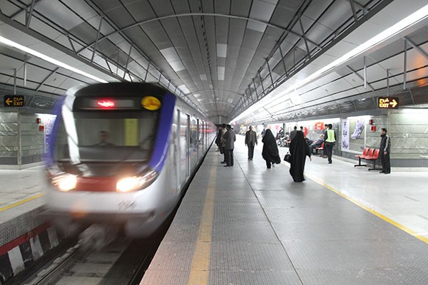 خودکشی نافرجام در متروی سهروردی