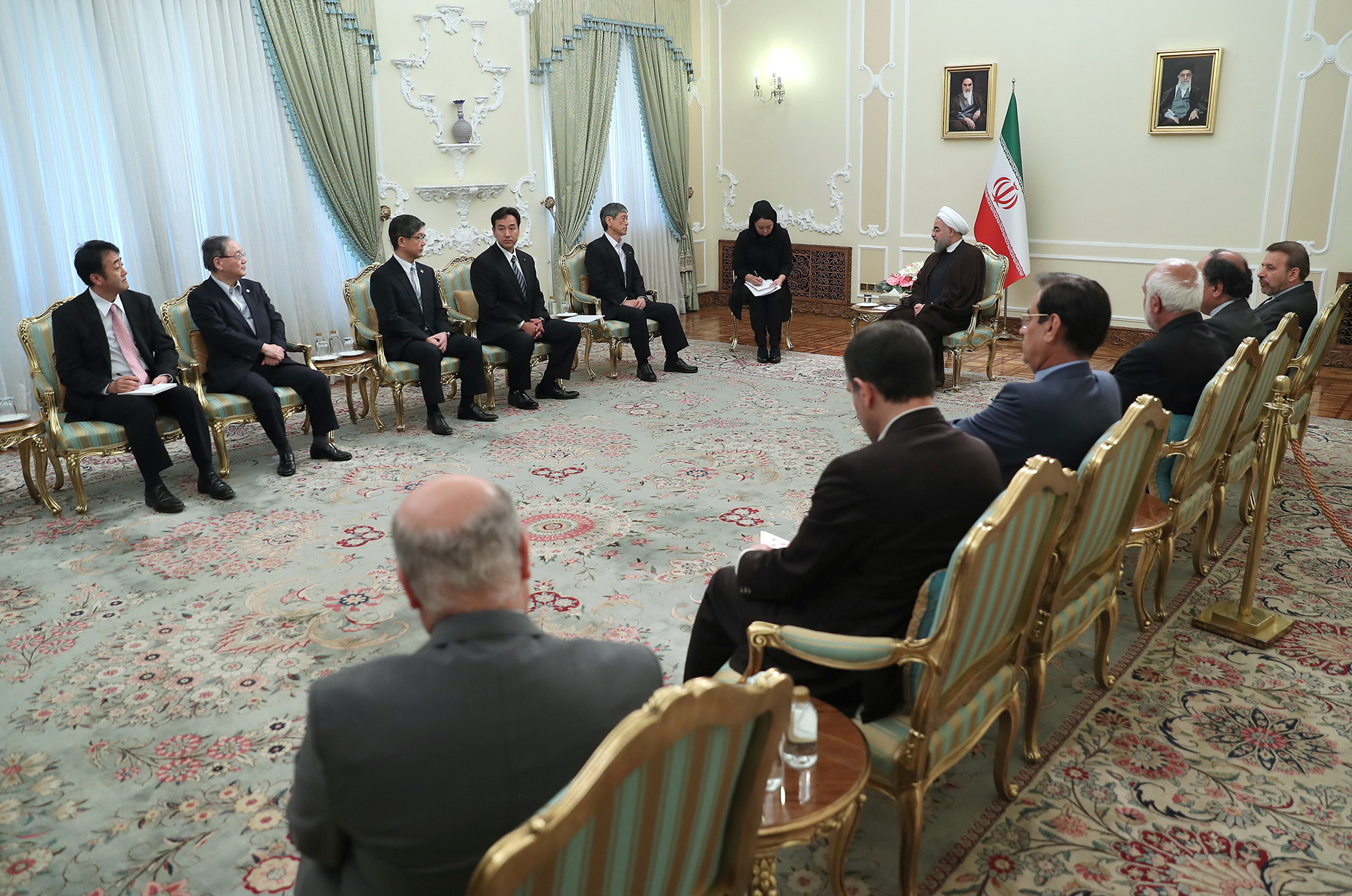تاکید رییس جمهور بر تسهیل روابط بانکی ایران و ژاپن تاکید رییس جمهور بر تسهیل روابط بانکی ایران و ژاپن