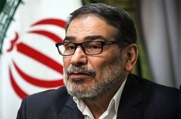شمخانی: آمریکا ژست مقابله با داعش را گرفت