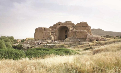 دفن مرده در«کاخ اردشیر بابکان» ممنوع شد