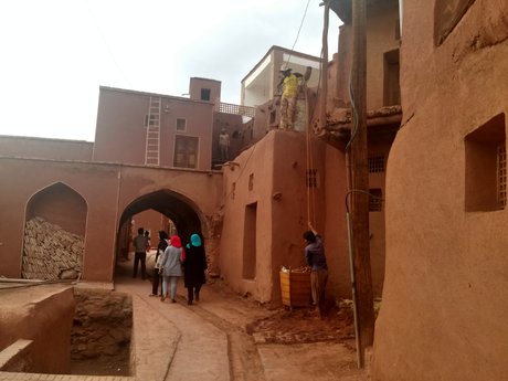 گردشگران در تاسوعا و عاشورا به ابیانه نروند