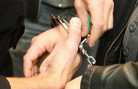 دستگیری سارق حرفهای در تهرانپارس دستگیری سارق حرفهای در تهرانپارس