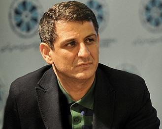 درون گندم خاک میریزند، میگویند بخرید! درون گندم خاک میریزند، میگویند بخرید!