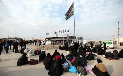 پرداخت عوارض زائران اربعین در مرز شلمچه لغو شد پرداخت عوارض زائران اربعین در مرز شلمچه لغو شد
