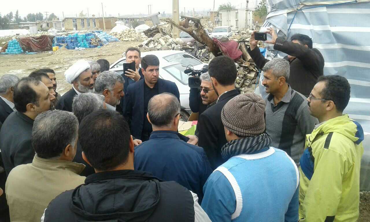 تاکید حجتی بر تسریع در روند اسکان موقت زلزله‌زدگان