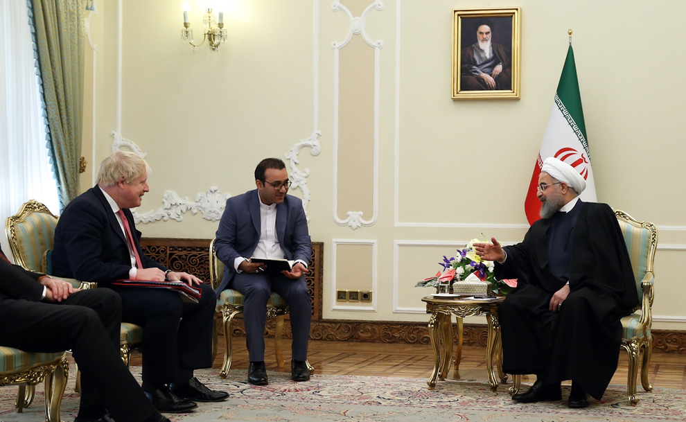 روحانی: از روابط دوستانه تهران – لندن استقبال میکنیم/ ایران باید بتواند از منافع برجام بهرهمند شود روحانی: از روابط دوستانه تهران – لندن استقبال میکنیم/ ایران باید بتواند از منافع برجام بهرهمند شود