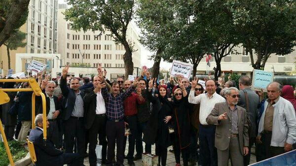 تجمع مالباختگان کاسپین مقابل مجلس +عکس تجمع مالباختگان کاسپین مقابل مجلس +عکس