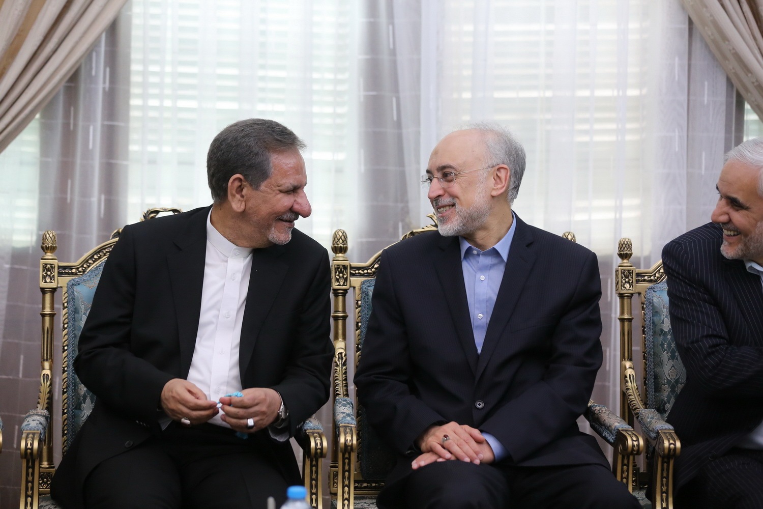 جهانگیری: لازمه حل مشکلات کشور انسجام داخلی است جهانگیری: لازمه حل مشکلات کشور انسجام داخلی است