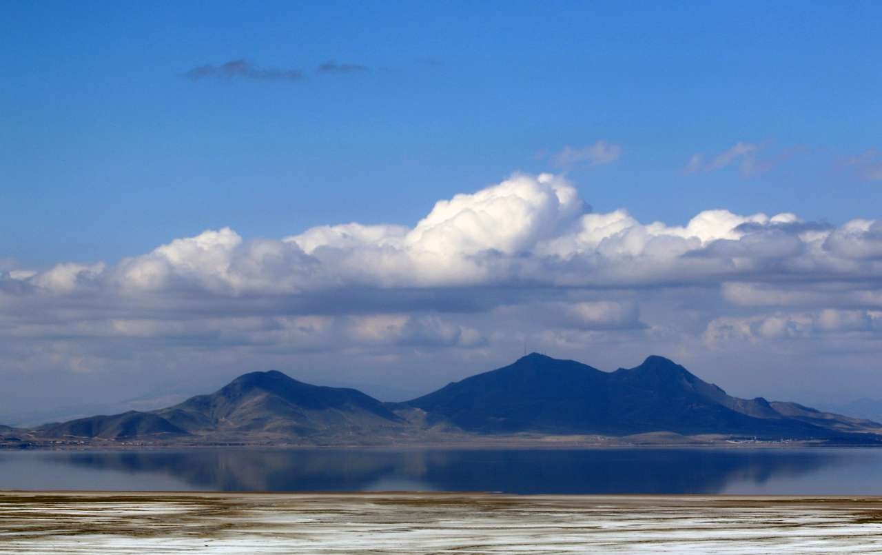پرونده واردات آب به ایران باز شد پرونده واردات آب به ایران باز شد