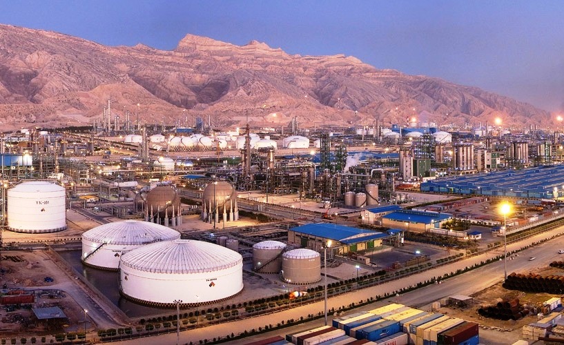 ظرفیت صنعت پتروشیمی در سال۹۷ به ۶۳میلیون تن افزایش مییابد/ پیشبینی صادرات ۱۴میلیارد دلاری محصولات پتروشیمی ظرفیت صنعت پتروشیمی در سال۹۷ به ۶۳میلیون تن افزایش مییابد/ پیشبینی صادرات ۱۴میلیارد دلاری محصولات پتروشیمی