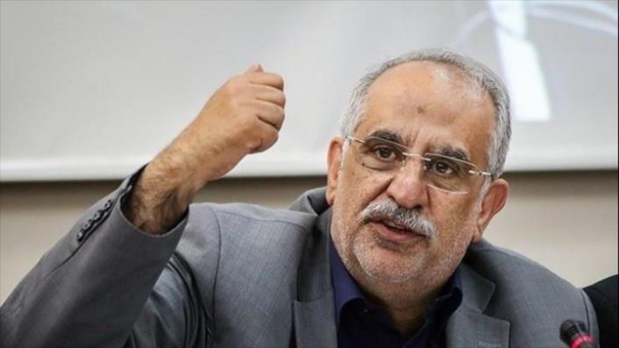 کرباسیان: دلار از مبادلات بطور کامل حذف میشود/ انجام خریدهای خارجی با یورو کرباسیان: دلار از مبادلات بطور کامل حذف میشود/ انجام خریدهای خارجی با یورو