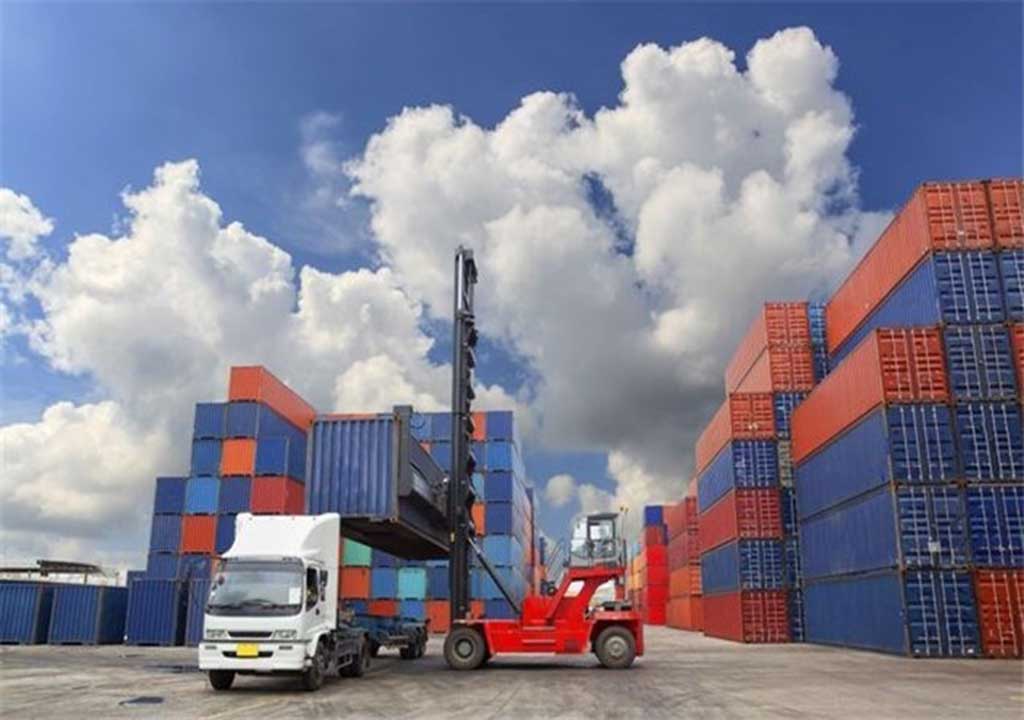 جولان صادرکنندگان غیرواقعی در بازار/ خطر کاهش درآمدهای دولت از محل صادرات و مالیات جولان صادرکنندگان غیرواقعی در بازار/ خطر کاهش درآمدهای دولت از محل صادرات و مالیات