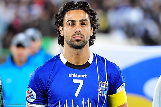 فرهاد مجیدی کنار وینفرد شفر مینشیند فرهاد مجیدی کنار وینفرد شفر مینشیند