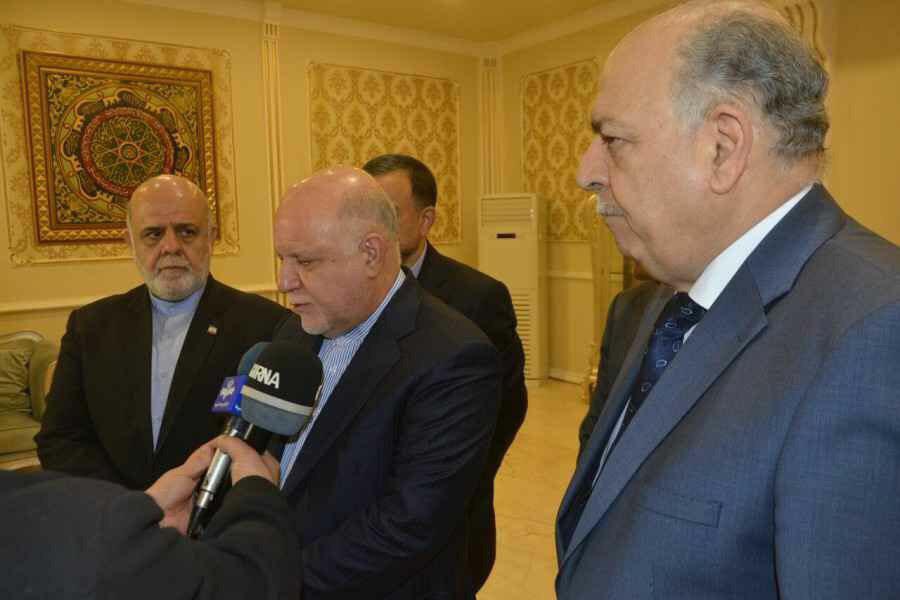 سفر وزیر نفت ایران به بغداد یک روز پس از دیدار پمپئو با مقامات عراقی/ سرمایهگذاری در میدانهای مشترک نفتی دو کشور سفر وزیر نفت ایران به بغداد یک روز پس از دیدار پمپئو با مقامات عراقی/ سرمایهگذاری در میدانهای مشترک نفتی دو کشور