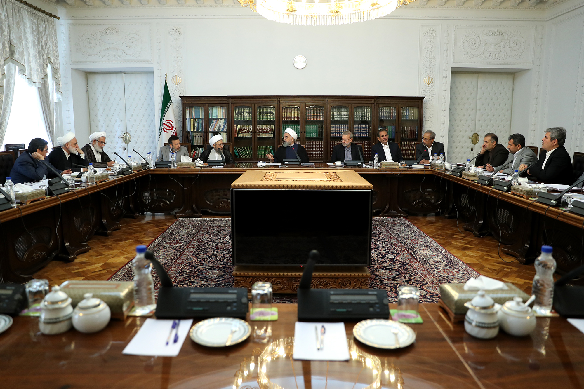 تضمین حقوق سپردهگذاران موسسات اعتباری تصویب شد/ تاکید بر مبارزه جدی، جامع و ریشهای با فساد تضمین حقوق سپردهگذاران موسسات اعتباری تصویب شد/ تاکید بر مبارزه جدی، جامع و ریشهای با فساد