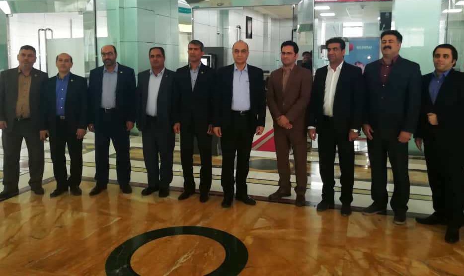 بازدید مدیرعامل بانک تجارت از شعب جزیره کیش بازدید مدیرعامل بانک تجارت از شعب جزیره کیش