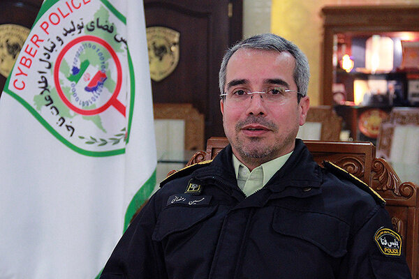 دستگیری ارسال کنندگان پیامک انبوه «سهام عدالت» دستگیری ارسال کنندگان پیامک انبوه «سهام عدالت»