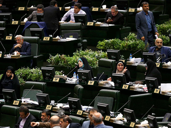 مجوز مجلس به دولت برای اخذ وام ۵میلیارد دلاری از روسیه مجوز مجلس به دولت برای اخذ وام ۵میلیارد دلاری از روسیه