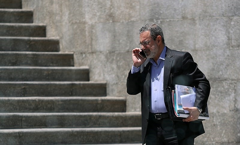 واکنش وزیر به نگرانی دانشجومعلمان از استخدام واکنش وزیر به نگرانی دانشجومعلمان از استخدام
