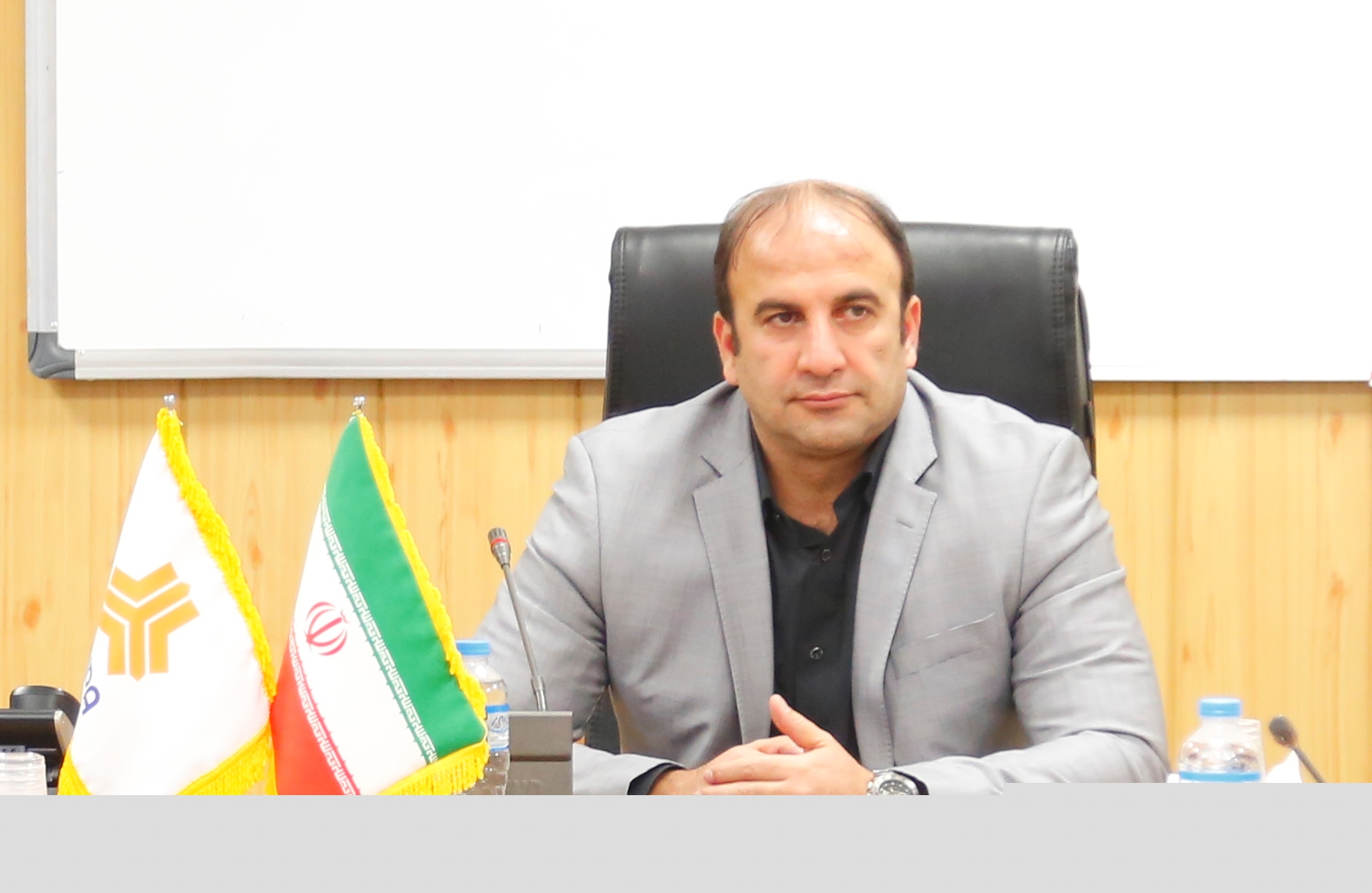به دنبال حل مشکل و کسب رضایت مشتریان هستیم به دنبال حل مشکل و کسب رضایت مشتریان هستیم