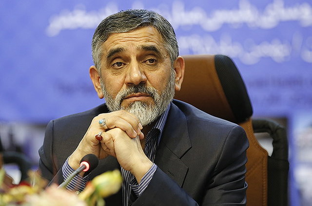 دشمن میخواهد سرمایههای روستاییان را به تاراج ببرد دشمن میخواهد سرمایههای روستاییان را به تاراج ببرد
