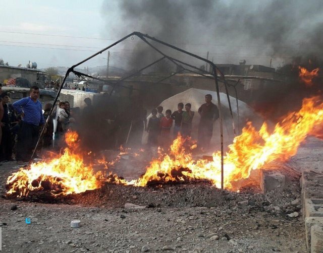 آتش سوزی در چادر زلزله زدگان سرپلذهاب +عکس آتش سوزی در چادر زلزله زدگان سرپلذهاب +عکس