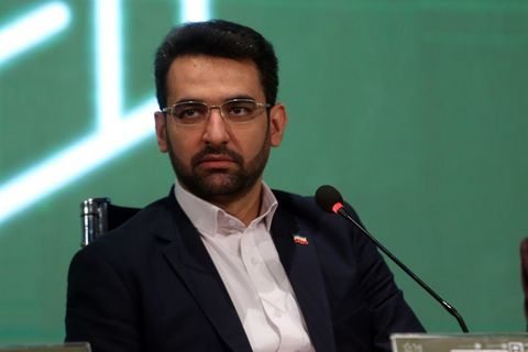اپل با محدودیت برای اپلیکیشنهای بانکی محکوم به شکست است اپل با محدودیت برای اپلیکیشنهای بانکی محکوم به شکست است