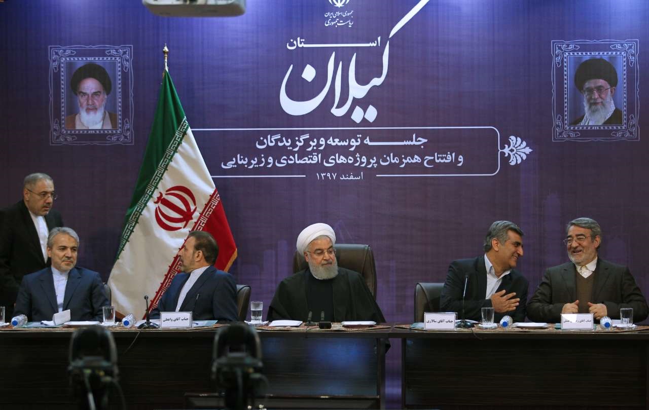 مخالفت روحانی با فیلترینگ و شوخی مجری با وزیر جوان مخالفت روحانی با فیلترینگ و شوخی مجری با وزیر جوان