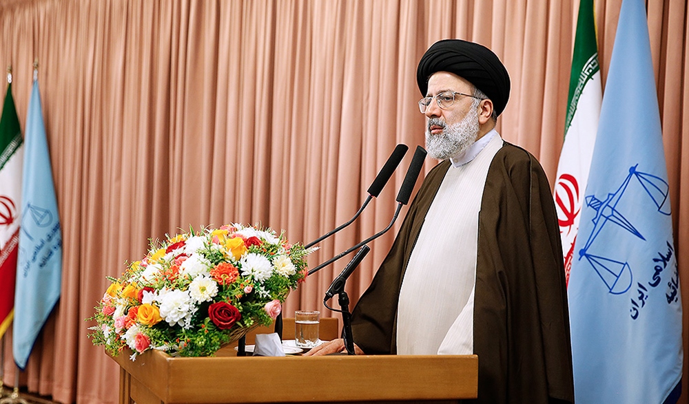 حکم مقام معظم رهبری، منشور جدید اجرایی قوهقضاییه است/ هیچکس در هیچ جایگاهی حق دور زدن قانون را نخواهد داشت حکم مقام معظم رهبری، منشور جدید اجرایی قوهقضاییه است/ هیچکس در هیچ جایگاهی حق دور زدن قانون را نخواهد داشت