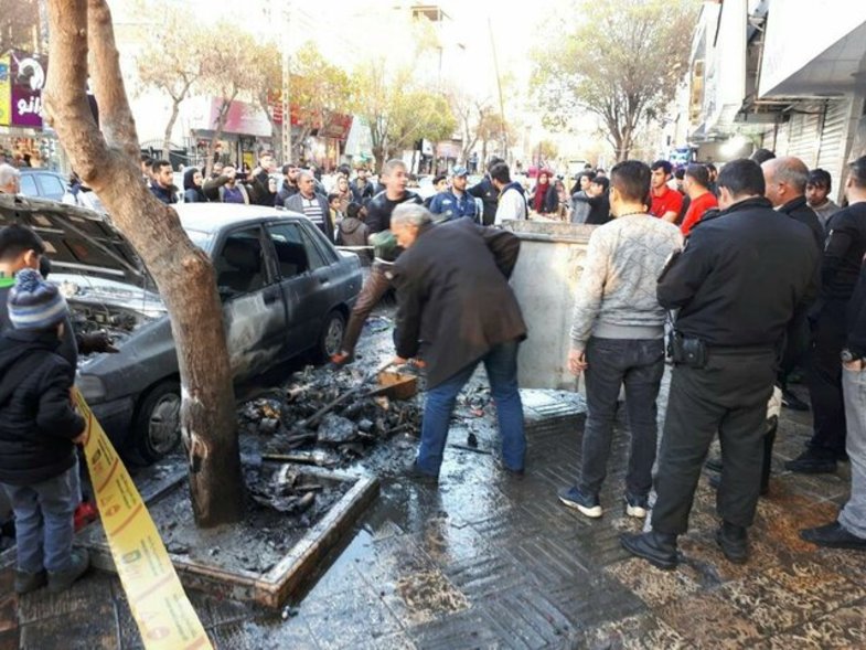انفجار بساط یک دستفروش مواد محترقه در تهران +عکس انفجار بساط یک دستفروش مواد محترقه در تهران +عکس