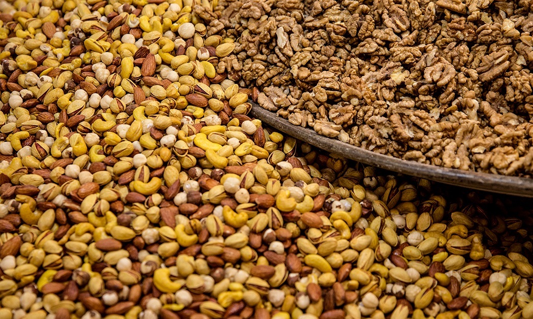 گردوغبار تندباد ارزی بر سفره هفتسین گردوغبار تندباد ارزی بر سفره هفتسین