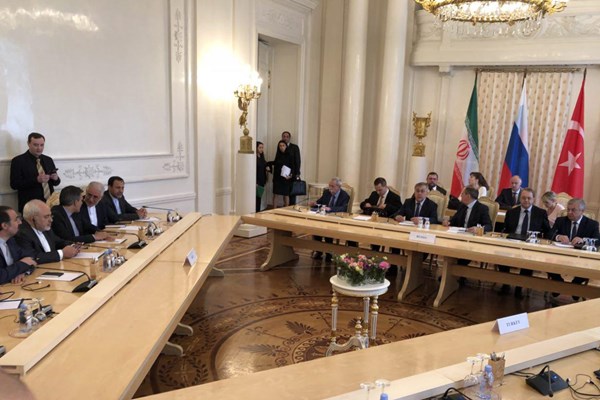 آغاز نشست سهجانبه وزرای خارجه ایران، روسیه و ترکیه در مسکو آغاز نشست سهجانبه وزرای خارجه ایران، روسیه و ترکیه در مسکو