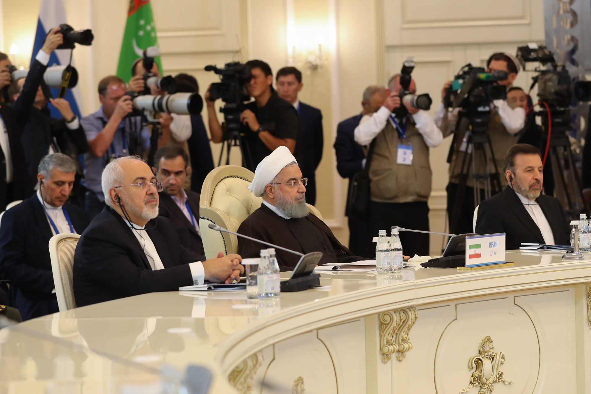 انتقال و سوآپ انرژی در دریای خزر را با جدیت ادامه میدهیم انتقال و سوآپ انرژی در دریای خزر را با جدیت ادامه میدهیم