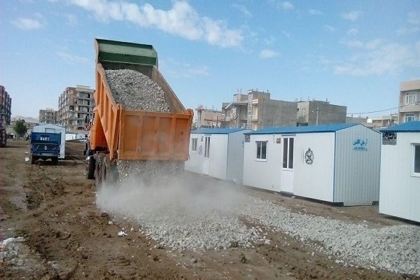 دایی و زیباکلام در مناطق زلزله زده چه کار میکنند؟ دایی و زیباکلام در مناطق زلزله زده چه کار میکنند؟