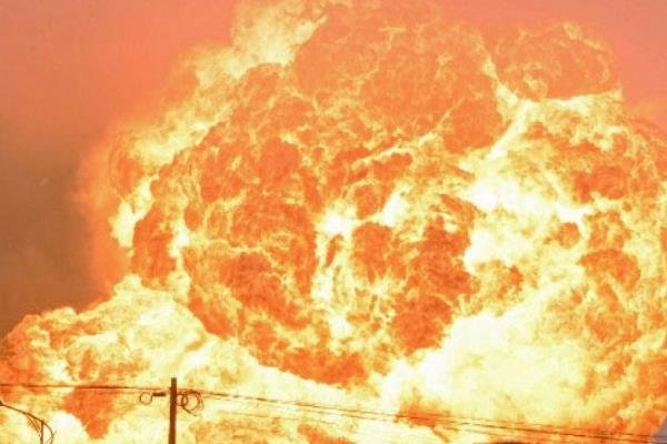 آتشسوزی در پالایشگاهی در جنوب آلمان آتشسوزی در پالایشگاهی در جنوب آلمان