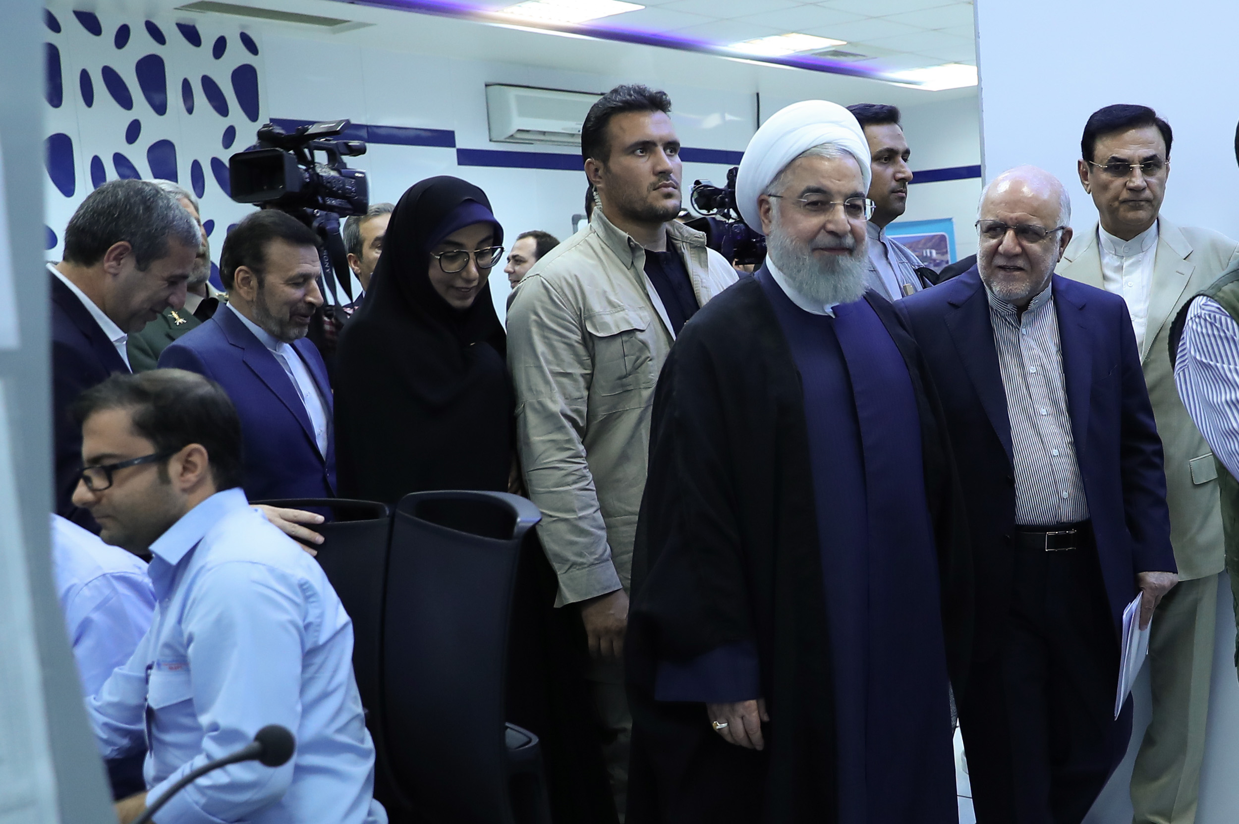 روحانی: تلاشگران صنعت نفت امروز گام بلندی در مسیر عزت ایران، تولید و اشتغال برداشتند/ دشمنان قادر به توقف ملت ایران در مسیر پیشرفت نیستند روحانی: تلاشگران صنعت نفت امروز گام بلندی در مسیر عزت ایران، تولید و اشتغال برداشتند/ دشمنان قادر به توقف ملت ایران در مسیر پیشرفت نیستند