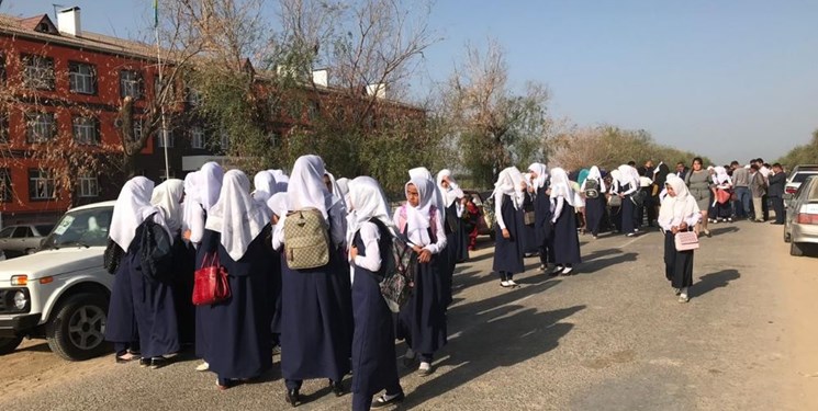 جریمه برای دانش آموزان محجبه در قزاقستان جریمه برای دانش آموزان محجبه در قزاقستان