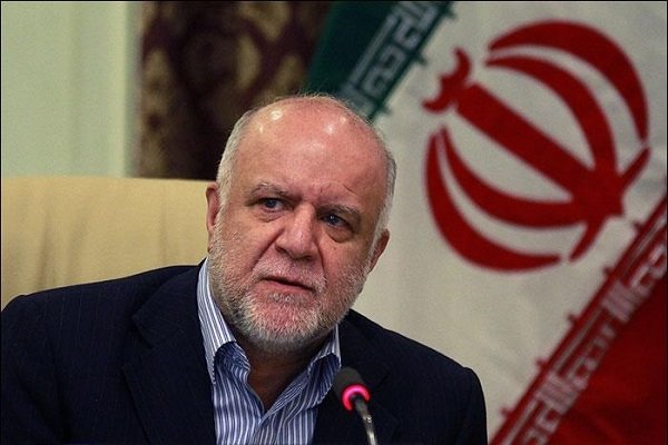 زنگنه: فعلا برای ۲نرخی شدن بنزین تصمیمی نگرفتیم/ قاچاق بنزین زیاد شده است زنگنه: فعلا برای ۲نرخی شدن بنزین تصمیمی نگرفتیم/ قاچاق بنزین زیاد شده است