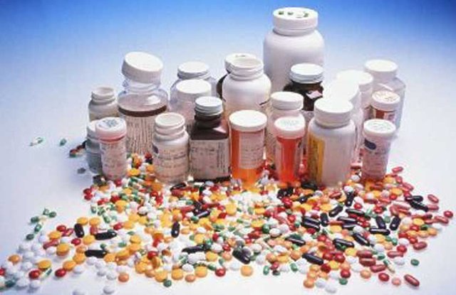 فروش و تبلیغ اینترنتی دارو خلاف قانون است فروش و تبلیغ اینترنتی دارو خلاف قانون است