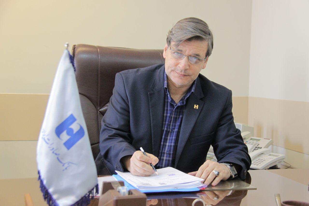 مشتریمداری مهمترین اصل در منشور اخلاقی بانک صادرات ایران است مشتریمداری مهمترین اصل در منشور اخلاقی بانک صادرات ایران است