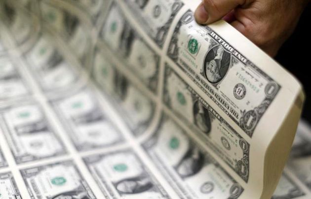 دلار تا ۸-۹ هزار تومان کاهش مییابد دلار تا ۸-۹ هزار تومان کاهش مییابد