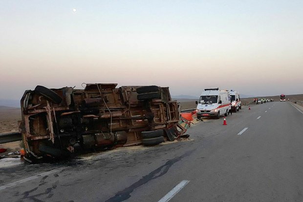 آخرین وضعیت واژگونی اتوبوس مرودشت آخرین وضعیت واژگونی اتوبوس مرودشت