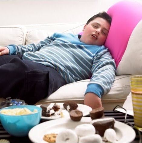 کودکان آنلاین و میل به خوردن غذاهای کاذب کودکان آنلاین و میل به خوردن غذاهای کاذب