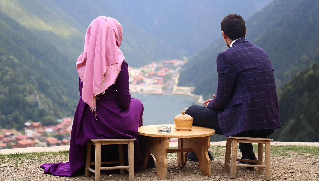 کدام همسران به یکدیگر شک میکنند؟ کدام همسران به یکدیگر شک میکنند؟